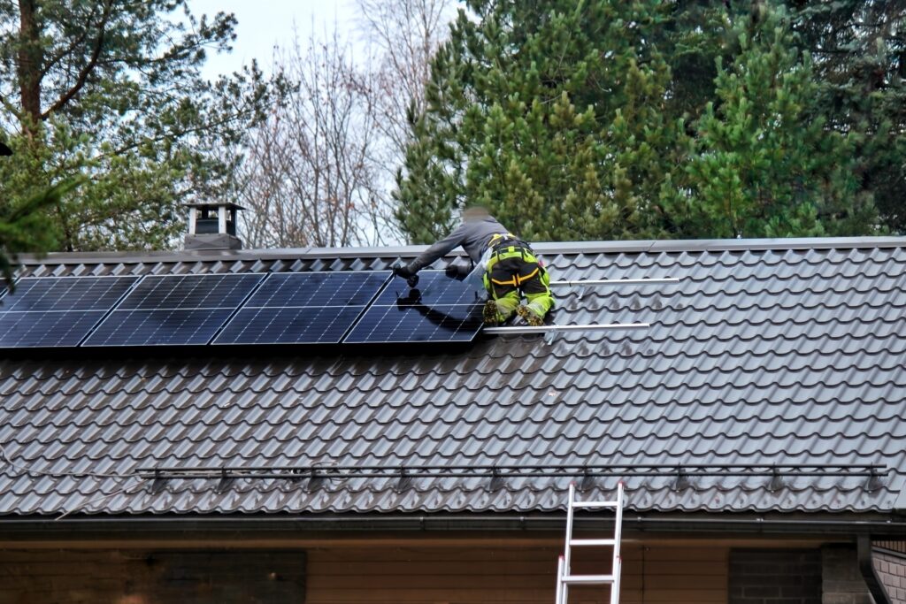 太陽光パネルの設置工事